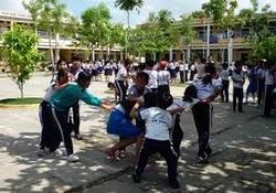 Trường học phải dành từ 40-50% diện tích làm sân chơi, sân tập